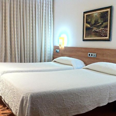 Hostal Del Carmen Santander Zimmer foto